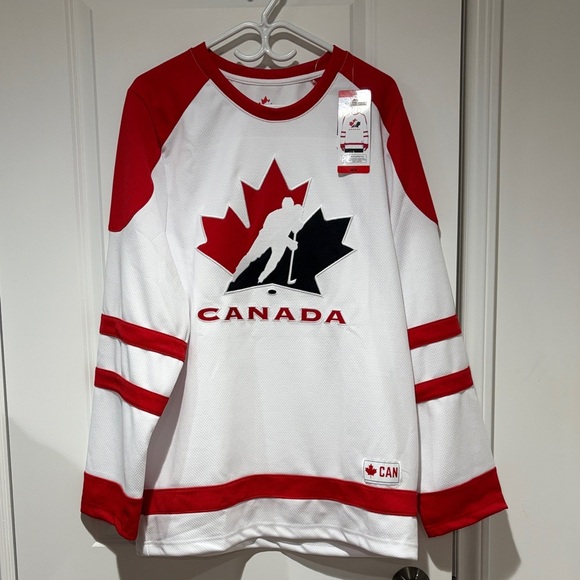 Other - Canada Hockey Jersey with Red and Black Maple Leaf
